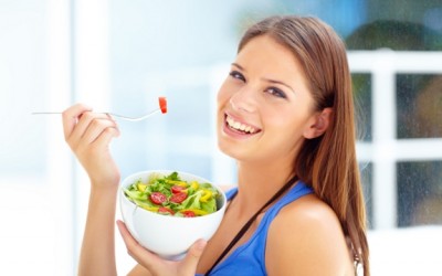 girl eating veggies
