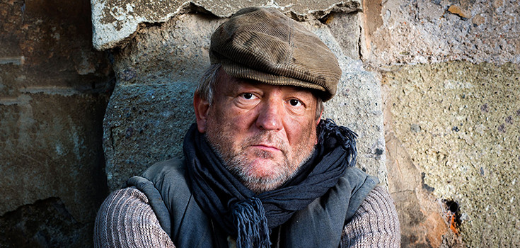 homeless-man-735-350