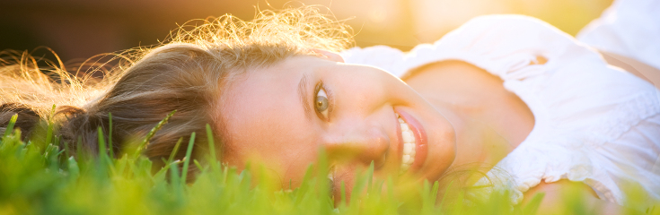 positive_happy_girl_outside_735_240