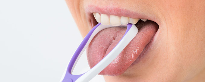 tongue-scraping-680