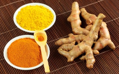 turmeric root and powder