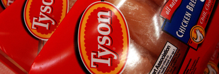 Packages of Tyson brand chicken products are displayed in the refrigerator section of an Associated Supermarket in New York City on Monday, November 14, 2005. Tyson Foods Inc., the world's largest meat processor, said fiscal fourth-quarter profit rose 48 percent as chicken prices increased and feed costs fell. The shares plunged the most in 32 months as earnings and forecasts were below analysts' expectations. Photographer: Ramin Talaie/Bloomberg News