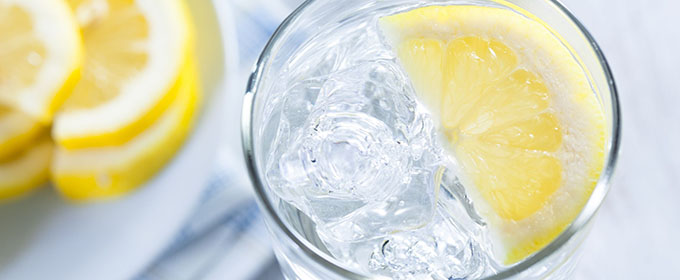 water-warm-lemon-680
