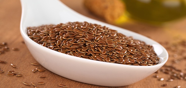 flaxseeds in spoon