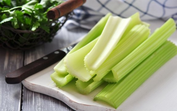 Celery Lowers Blood Pressure Naturally and Effectively