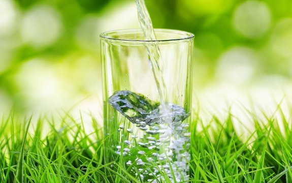 Studies Find that Drinking Water Leads to Weight Loss, Mental Boost