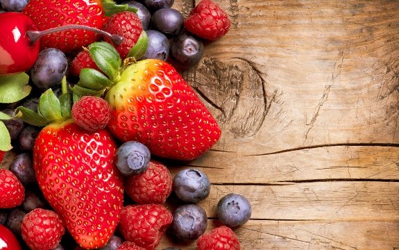 Study: Eating Berries can Slash Heart Attack Risk Significantly