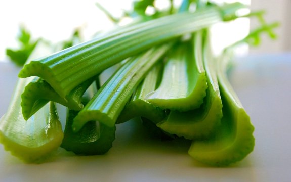 Compound in Celery Found to Destroy 86% of Lung Cancer Cells
