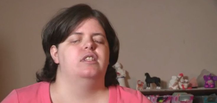 Woman Uses Drain Cleaner to Blind Self with Help of Psychologist