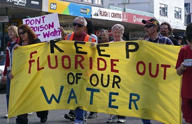 260510. News. Richard Edmondson/Northern News. Kaitaia residents marched in the main street in 2006 to voice their opposition to Far North Distrcit Council plans to fluoridate the town's water supply.