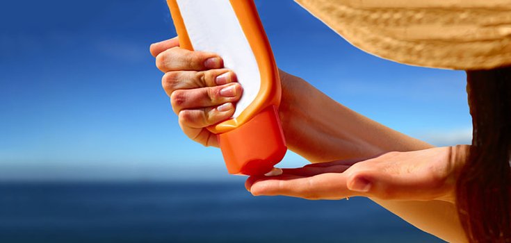 Sunscreen Ingredient Becomes Toxic in Sunlight and Water